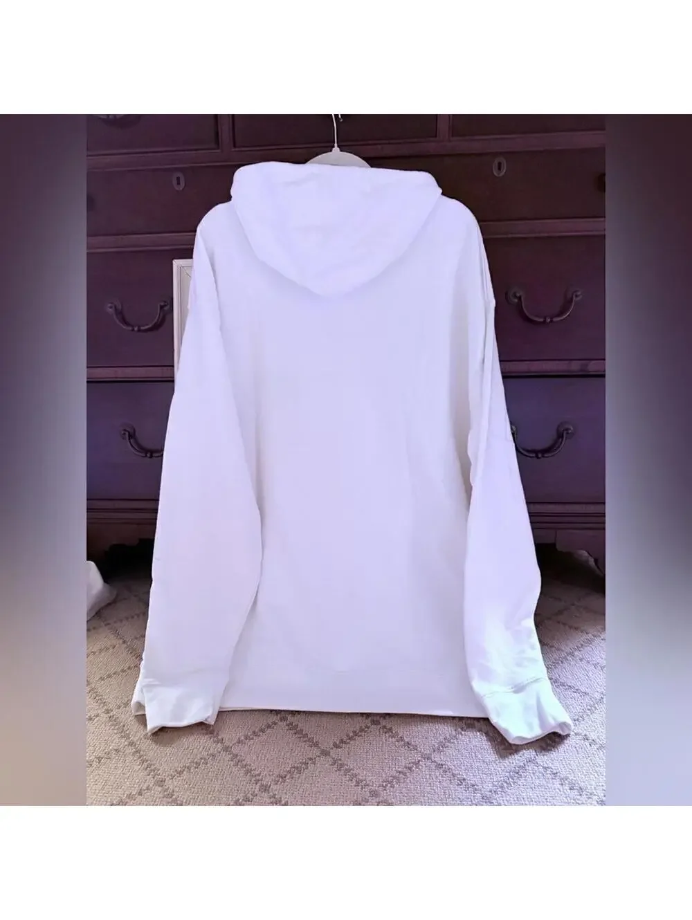 Friends long sleevewhite soft hoody 